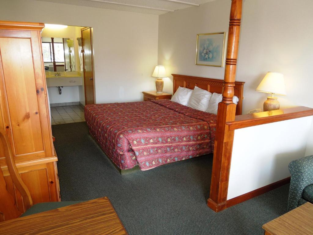 Motel Executive